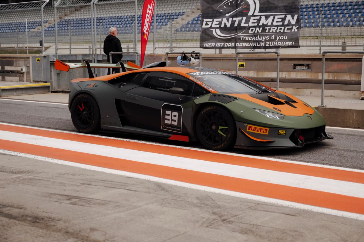Huracán Nr. 39 in der Boxengasse